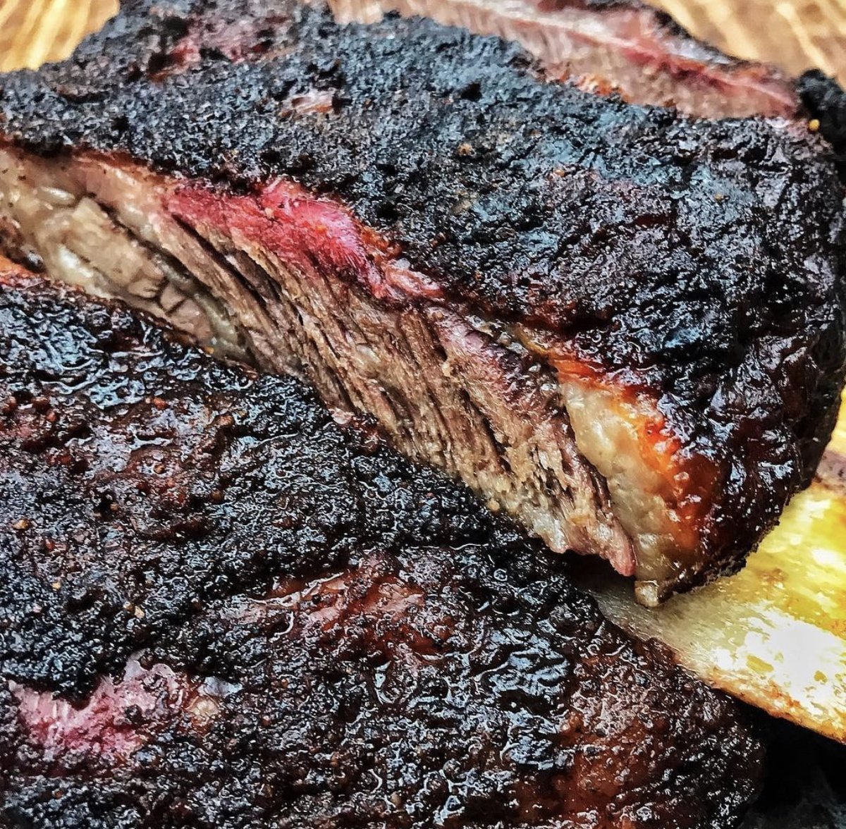 EasyHowToBBQ's tweet photo. Bark-a-licious Beef Brisket #bbq https://t.co/RPrMY9zL8t