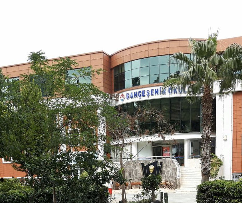 mahirarslan_BK's tweet photo. TÜBİTAK 14.Ortaokul Öğrencileri Araştırma Projeleri Yarışmasında 8.Sınıf öğrencimiz Efe Çete ve danışman öğretmeni Gökhan Akbaş “12 ile Bölünebilme Algoritması” projeleri ile Konya’da yapılacak bölge yarışmalarına katılmaya hak kazanmıştır. Öğretmenimi ve öğrencimi kutluyorum 🏅 https://t.co/dWitOhT6BT