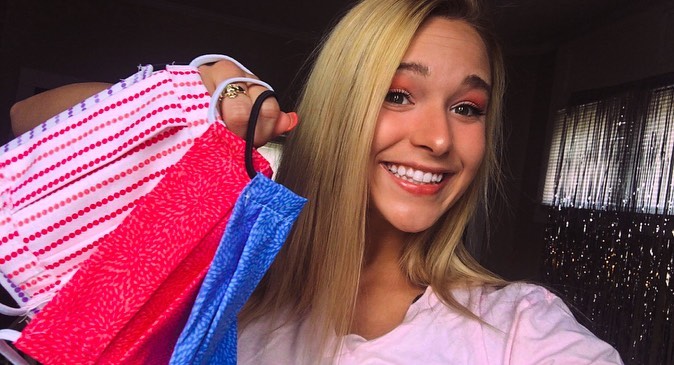 AlphaPhiIntl's tweet photo. Lexie Abbott (Theta Lambda - Central Missouri) has been making face masks and donating them to local hospitals in need. An incredible show of support during this unprecedented time! 👏

Thank you, @lexieee_can_i! 🌿 https://t.co/2PpBxDBeZk