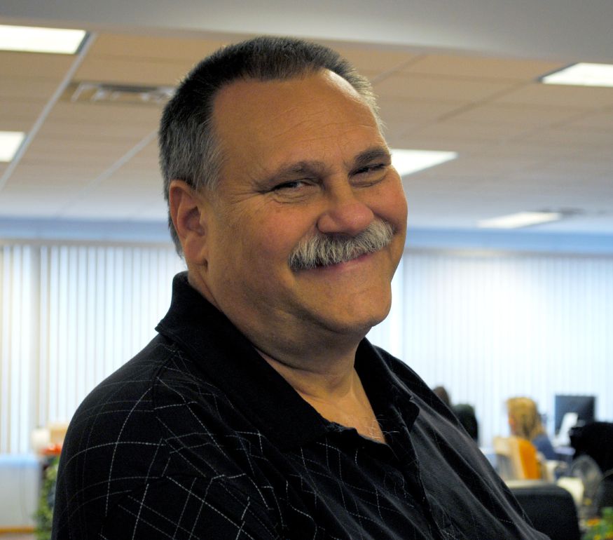 ICYMI: Here are some of the faces behind <a href="/22ndCM/">22nd Century Media</a> editorial operations. 

Learn more about all our editors, including what their favorite stories are, what they've learned about towns they cover, how they've been passing time during the pandemic &amp; more: 
winnetkacurrent.com/f/news/people-…