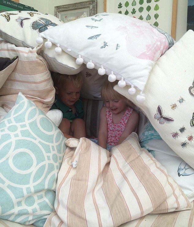 enchantedgrd's tweet photo. Why don’t you make a den? Use pillows and blankets and have some treats on standby ready to enjoy when you’ve finished making the den!
#makeaden #havefun https://t.co/J8ZvLhcIn6