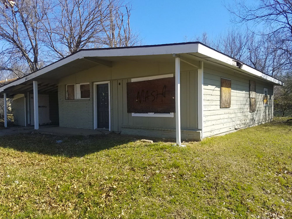 DiscountPN's tweet photo. #Tulsa, OK 74126

A 3BR handyman for only $19,700! Perfect for buy&amp;hold or have it rented for a monthly check of $725+. Similar properties are selling at up to $40K! 

Call Katherine 918-216-0570
https://t.co/V8Ese6iJXG
#Oklahoma #House #Investment #Property #DiscountPropertyNow https://t.co/mxnQN8uCeB