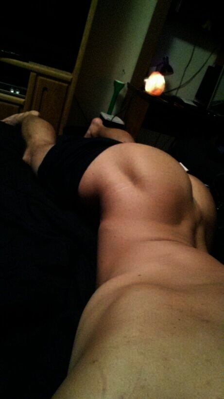 14U2NV09's tweet photo. @pipehimandher Arched just right #DLBottom #hungbottom #dlvers https://t.co/KA6g6CHWbl