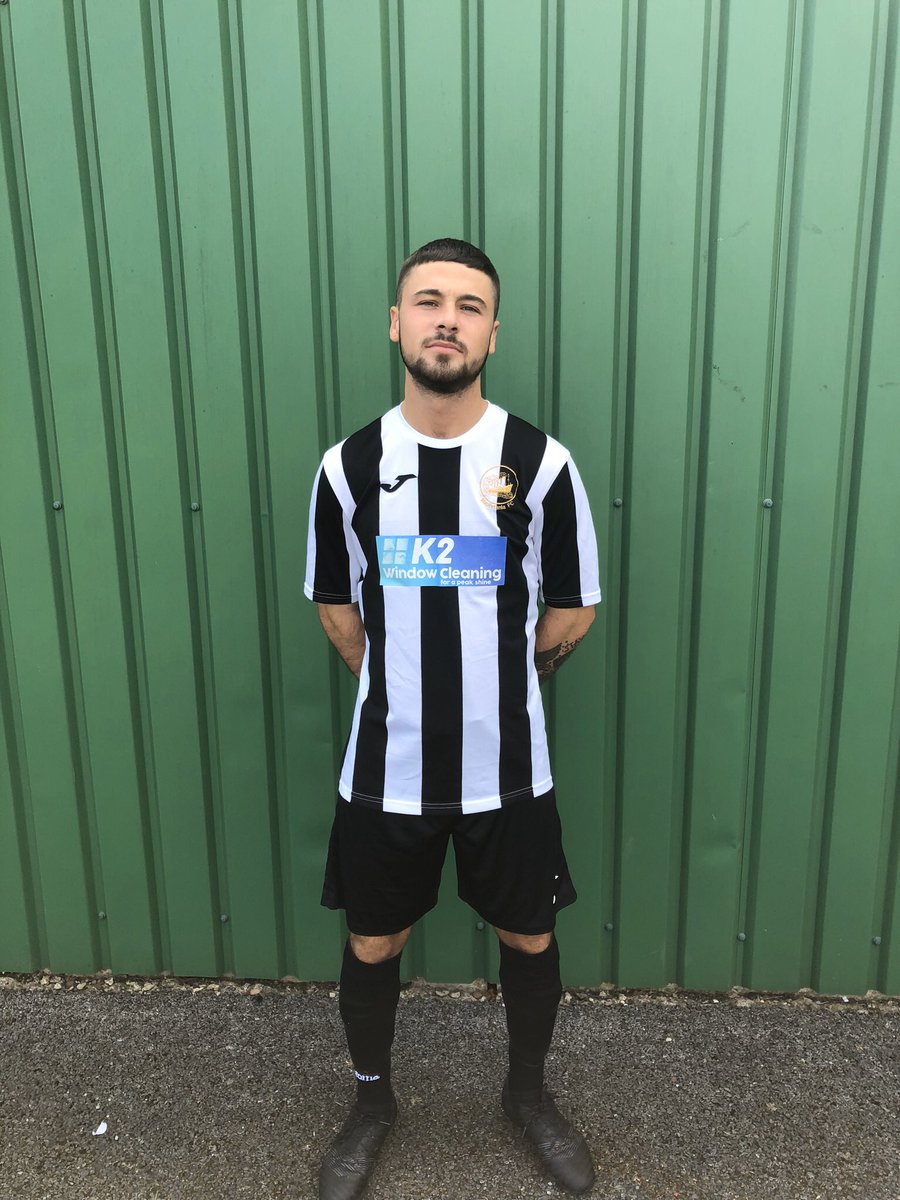 MauretaniaFC's tweet image. Best looking bastard has to go to none other than @seanconway10 probs the best looking kid I’ve ever laid eyes on makes our team photos look at better pity he can’t stay of the sesh/shagging #upthemaury #beautifulhuman