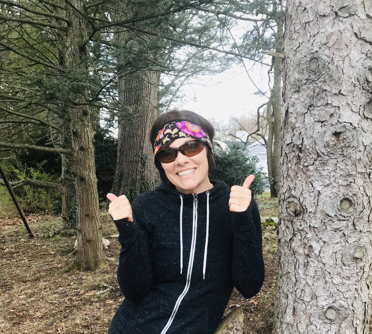 MikitaSMSHPE's tweet photo. Finding ways to get fresh air, find signs of spring while socially distancing #SMSTogetherAtHome #HPEatHome #PhysEd https://t.co/SK2oUvV1hu