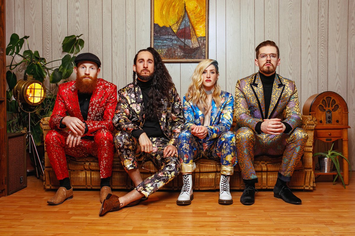 WalkOffTheEarth's tweet photo. Someone once told us we dress like lumberjacks...This one's for you, Steve. Eat your ❤️ out! 🤣 https://t.co/dBkH1gx6Fl
