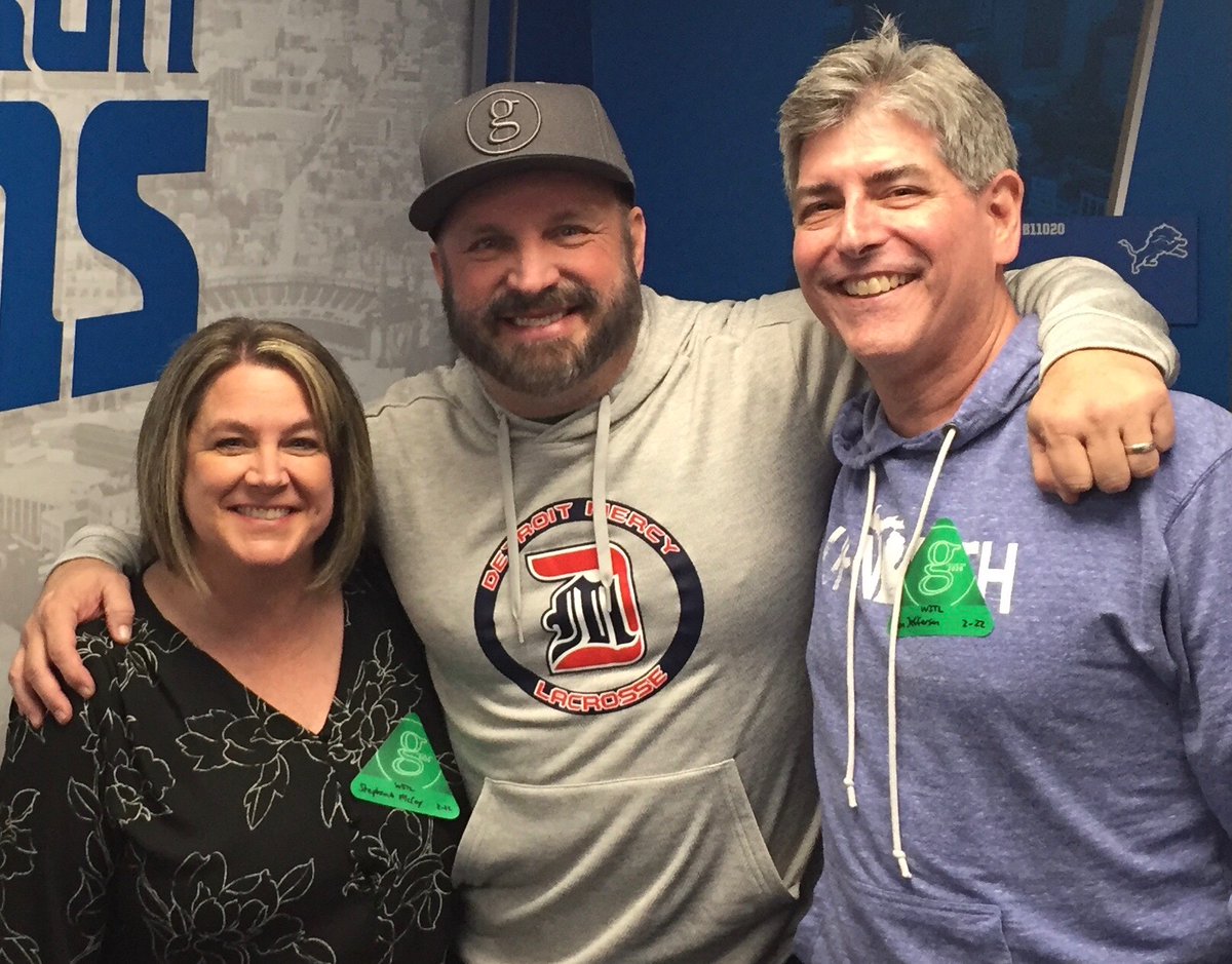 100.7 WITL tweet media