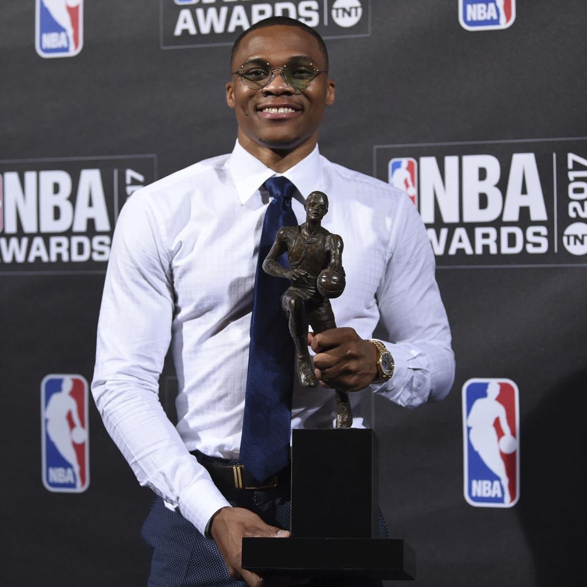 TheSportsFellas's tweet photo. Russell Westbrook in 2017:

31.6 PPG
10.7 REB
10.4 AST

46% 2PT%
34% 3PT%
85% FT%
48% eFG%

55% TS%
30.6 PER (lead league)
11.1 BPM
8.7 OBPM
13.1 WS

•43 Triple Doubles.
•44 games with 30+ PTs.
•14 games with 40+ PTs.
•4 games with 50+ PTs.
•50 games with 10+ AST. https://t.co/BKJJUuxHdj