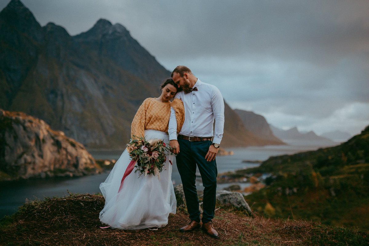 mariabrostrom's tweet photo. HJÄLP! Jag behöver jobb. Foto/film. Ca vadsomhelst. Läs mer på första bilden.

Jag kanske verkar desperat? Jag är det. Det här mitt försök att för första gången be om hjälp till mig själv. Rakt uppochner.

RT = rabatt. ❤️ https://t.co/Sj70vRBsmA