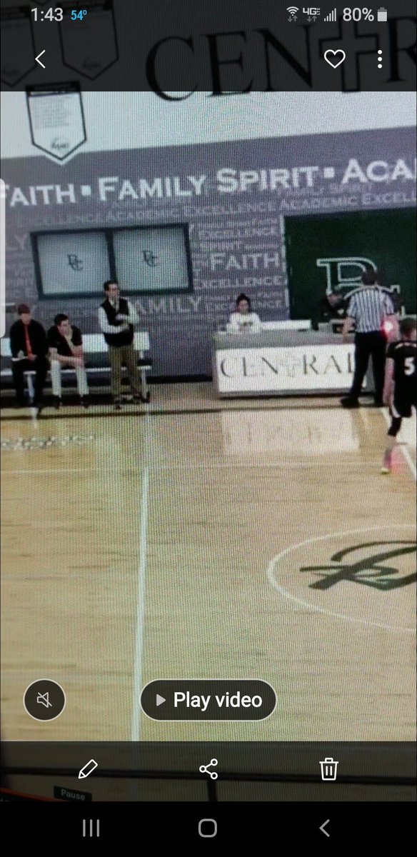 PeteSenger's tweet photo. Right after I got a bench warning 🙄 https://t.co/taS5hUeIaG