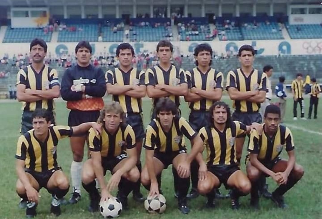 ovandooscar's tweet photo. #Enelbaul

¿A que jugadores de este Aurora FC reconoces? 

Vía @Mariano_M1973 https://t.co/O37IdtQP7Y