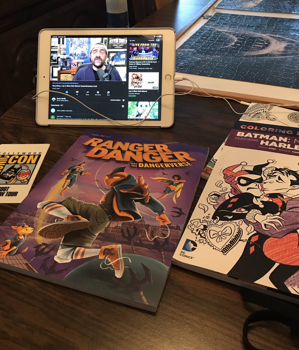 jeterfan28's tweet image. So funny story I’m watching @ThatKevinSmith #quarantinentary for #jayandsilentbobreboot and I’ve seen the movie twice but haven’t been able to buy it yet. I’m like it’s ok I can still follow along. What comes in the mail when I’m 9 mins into the video.