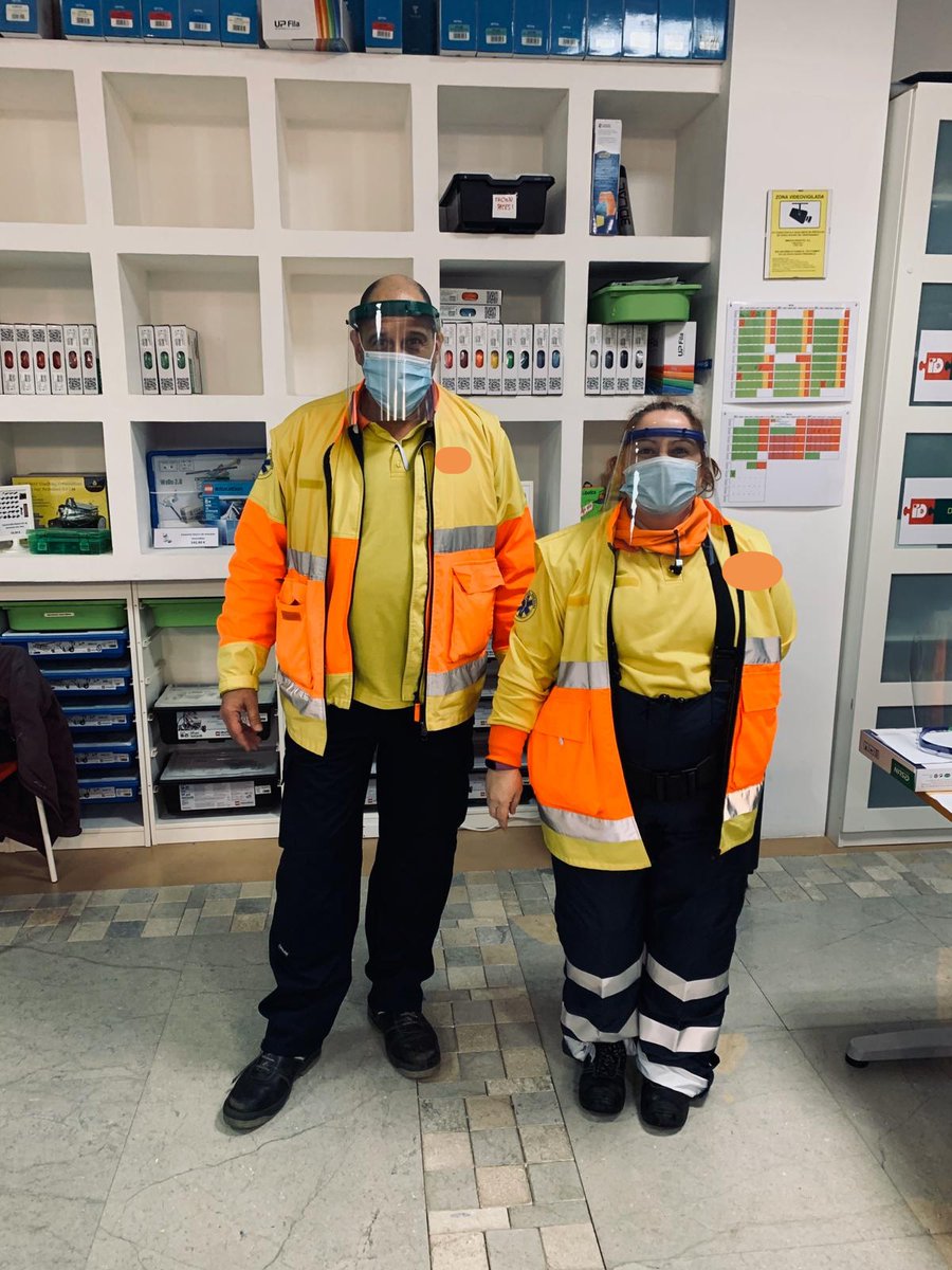 XusCat's tweet photo. Moltes gràcies de part de tots els treballadors d'ambulàncies de la Garrotxa, #voluntaris3DGarrotxa @ToniMorenoRey
Gràcies, gràcies, gràcies.
#Covid_19 @Olotuit #Garrotxa https://t.co/XpS3kfQ3Ae