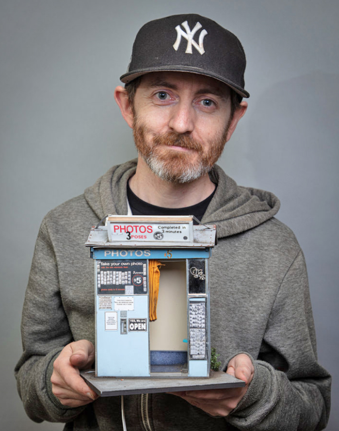 STsignmag's tweet photo. We all need a diversion or two each day, and we suggest checking out Australia-based Joshua Smith's mini sculptures, which include signs, graffiti and more among his incredibly detailed creations.
https://t.co/AsWqNoNfkG https://t.co/wUX70jduq3