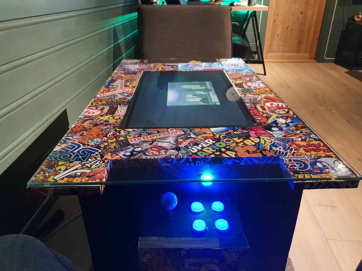 I made an arcade table with a raspberry pi, an old monitor and some leftover plywood pieces! 🕹 #raspberrypi #arcadegames