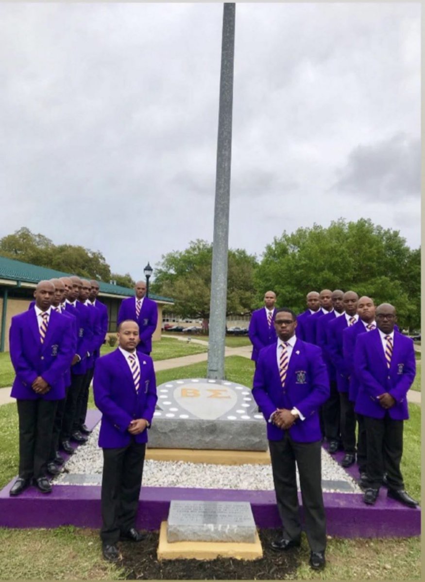 BetaSigmaBruhz's tweet photo. Happy 1 Year Queversary to Renaissance Spring 19 ! 🐶 Continue striving to ΒΣ GREAT men. ⭐️

#BetaSigmaQues
#9thDQues
#IUWM https://t.co/js0tkbsbyO