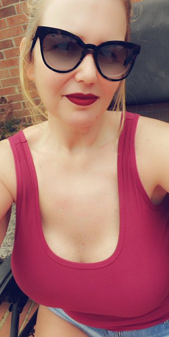 Getting my vitamin D....that I've been lacking the past 2 weeks. https://t.co/lN1UB2msQM