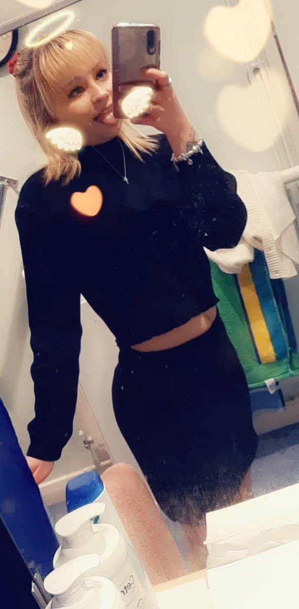 toyahknott's tweet photo. First co ord set from @MissyEmpireUK #coordset #coord #onlineshopping #orderingonline #ribbed #croptop #shirt #missygirl #fashion #Trending #Online #spendingmoney #OOTD #snapchatfilter #Blonde #pose #lockdown https://t.co/WUvc7A3Zof