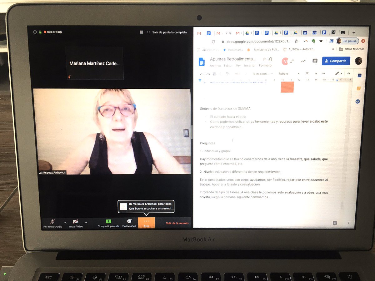 La contención a los alumnos y sus situaciones particulares es fundamental en estos momentos. En segundo lugar, combinar formatos, y dar consignas claras. Rebeca Anijovich sobre #RetroalimentacionFormativa <a href="/summa_edu/">SUMMA</a> apuntes compartidos c/<a href="/vgallesio/">Verónica Gallesio Crotti</a>