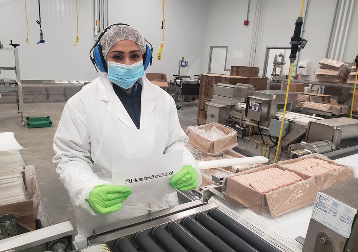 MapleLeafFoods's tweet photo. Our Maple Leaf Foods people who are on the front lines are honoured to nourish you and your family during the #COVID19 health crisis. They are #MakingFoodPeopleNeed and are our #heroes. https://t.co/Ub2i9L8hsW