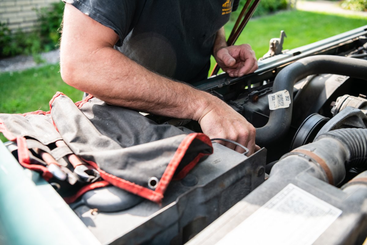 LucentAuto's tweet image. With many people at home, now's the perfect time to check up on your car or truck! Check your battery for corrosion, your wipers for streaking, and your millage to see if it's about time for an oil change. Your car's maintenance should always be a top priority, after all!