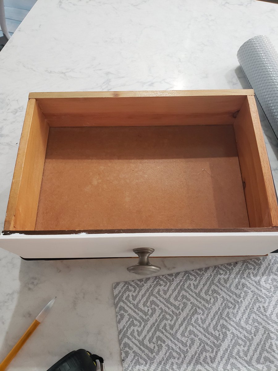 MrsGordonH's tweet photo. Today's task! Each drawer is 9.75 inches by 6.25 inches. If there are three drawers, will one package be enough to line all the drawers? #realworldexample
#virtualteaching #googleclassroomtask
@parker_middle @Taunton_Schools @MikeByron7 https://t.co/xjiM8DhQ49