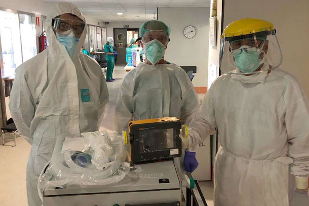 🔴 ÚLTIMA HORA:
El Hospital de #Antequera acoge con éxito el primer ensayo clínico de un respirador hecho en Andalucía para combatir el #coronavirus. #periodismoSOL
⤵️ Más info: bit.ly/2w3B8BC