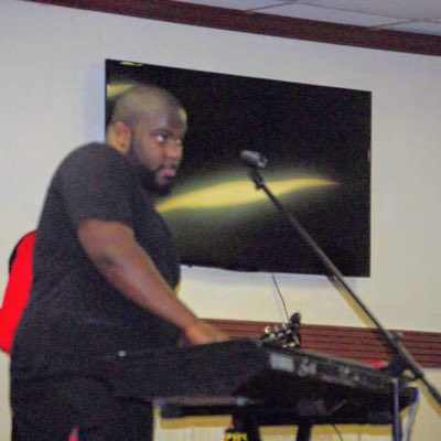 daronw123's tweet photo. #NewProfilePic https://t.co/ZksRtYdtUq