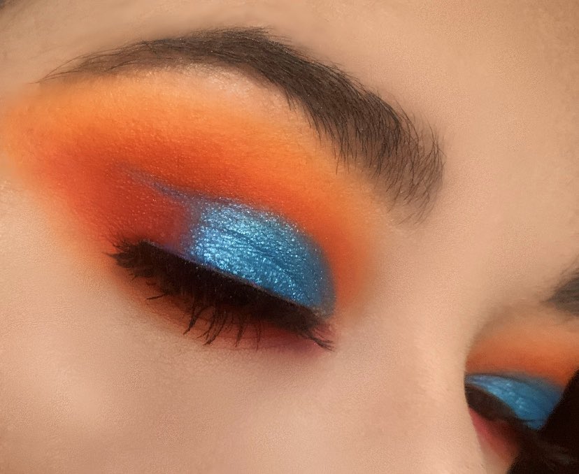 alienizate's tweet photo. He abierto un nuevo Instagram donde subiré fotos y vídeos de makeup, dadle amor por fi 🥺 https://t.co/DlWfV8FvnX https://t.co/IgBdb7trSb