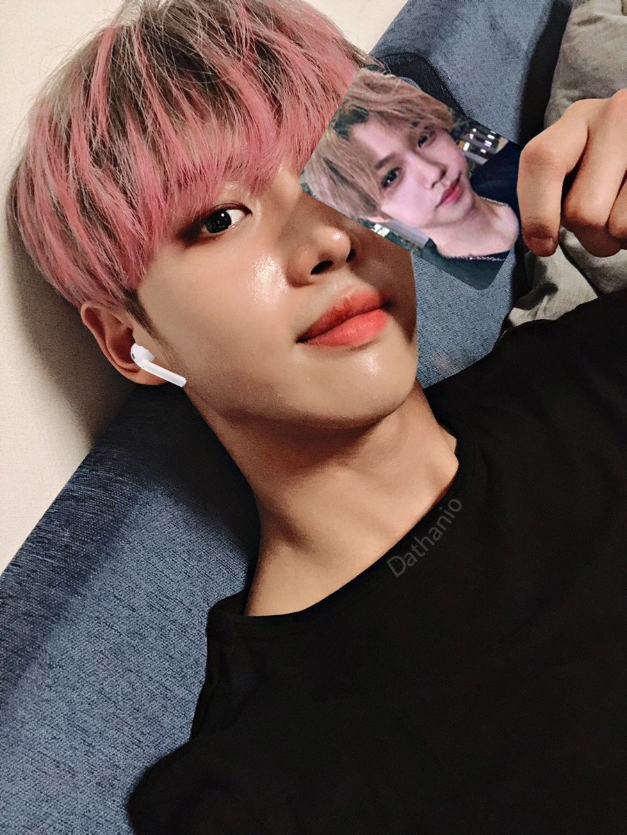 PENTATIVETW's tweet photo. #DATH 🍫
، 🌿 * 𝙂𝙍𝙊𝙒 𝙐𝙋 ¡ ₊ ¡He aquí su chocolatito favorito!, esta canción es muy buena, además que me identifico mucho con ella y tiene un sentimiento bien profundo, si están pasando malos ratos es para ustedes.
pd: soy Kin biased ;)
#TeamGrowUp https://t.co/YlURS5jFjD