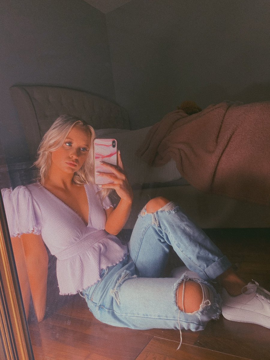 chloecannon123's tweet photo. self love  <3 https://t.co/KnqhdDSVTn