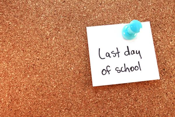 bvschools's tweet photo. The last day of school has been announced for 2019-2020. Final day for seniors will be 5/15. Final day for grades K-11 will be on 5/22. Early childhood will have their last day 5/21. Last day for school building staff is still being determined. https://t.co/0RebGfdnEZ https://t.co/55kTCTTdJr