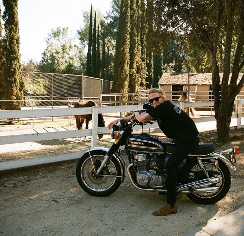 CodySimpson's tweet photo. Before the world closed down.

Stay home stay cool &amp; stay safe, so we can all get back to free livin! https://t.co/y4htTBALbB