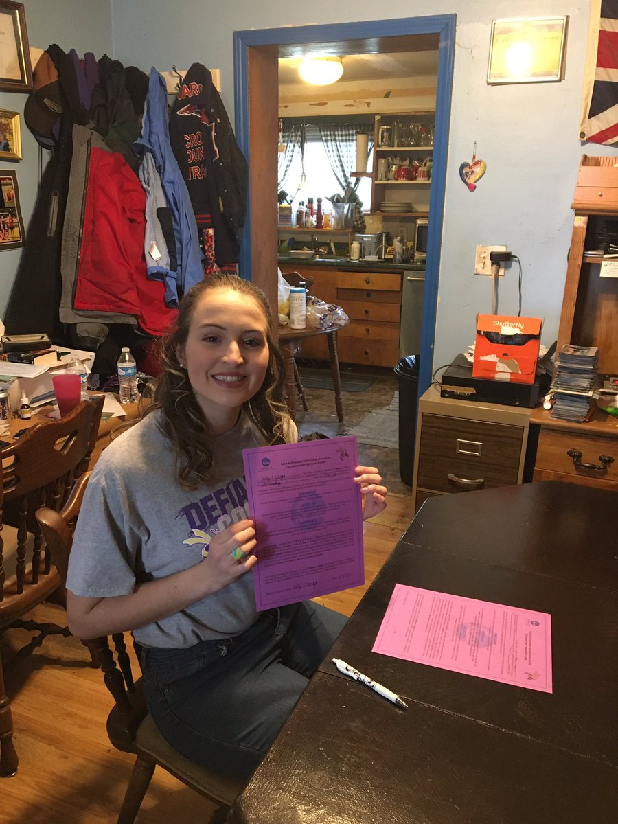EmilyVargo2's tweet photo. Today I signed my NCAA division 3 student celebratory signing form for cheerleading! I can’t wait to go to Defiance in the fall and go after my dreams! #PHStrong @DCCheer3 https://t.co/iakF3OPxzn