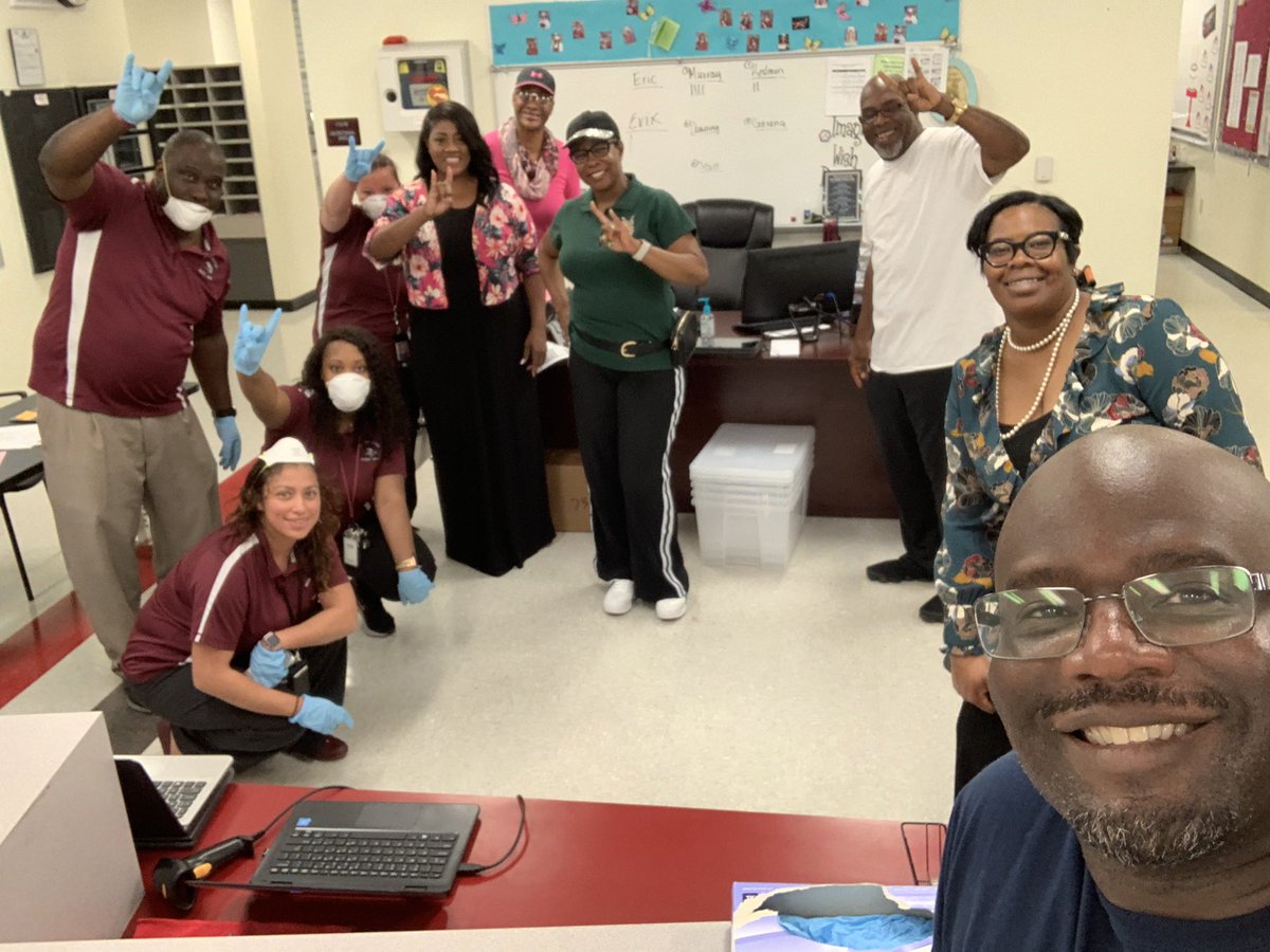 AndoverEagles's tweet photo. Part of the Mighty The Norland Feeder Pattern getting the layout for the mobile device rollout and grab and go meal distribution. #distantlearning #MDCPSLearns @NROPierre_Louis @NROSup @MDCPSNorth #NorlandFeederPattern https://t.co/Plk0SFndif