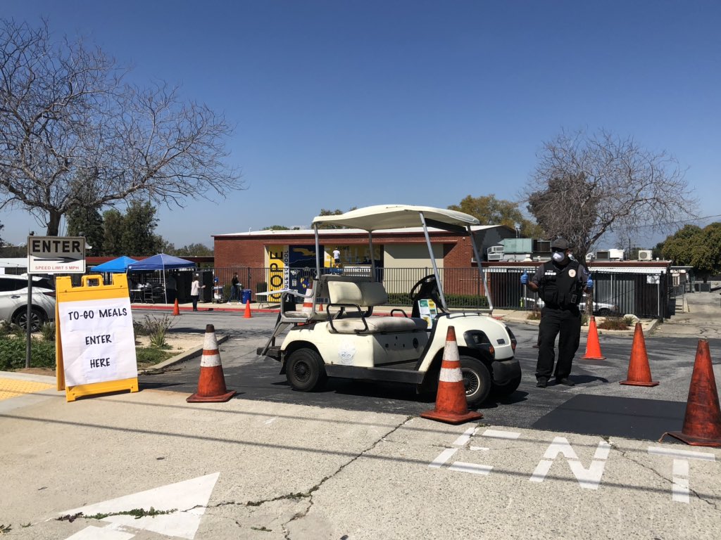 CopeMiddleRUSD's tweet photo. Our first day of the Grab and Go Lunch Program was a success!  Thank you RUSD Child Nutrition Services, @RedlandsAD, and  @Cope_MSSafety @copebus for your help!! @CopeMiddleRUSD @CopeAVID @cope_web #CopeEaglesSOAR #ThisIsRUSD https://t.co/42GzNRpjT1