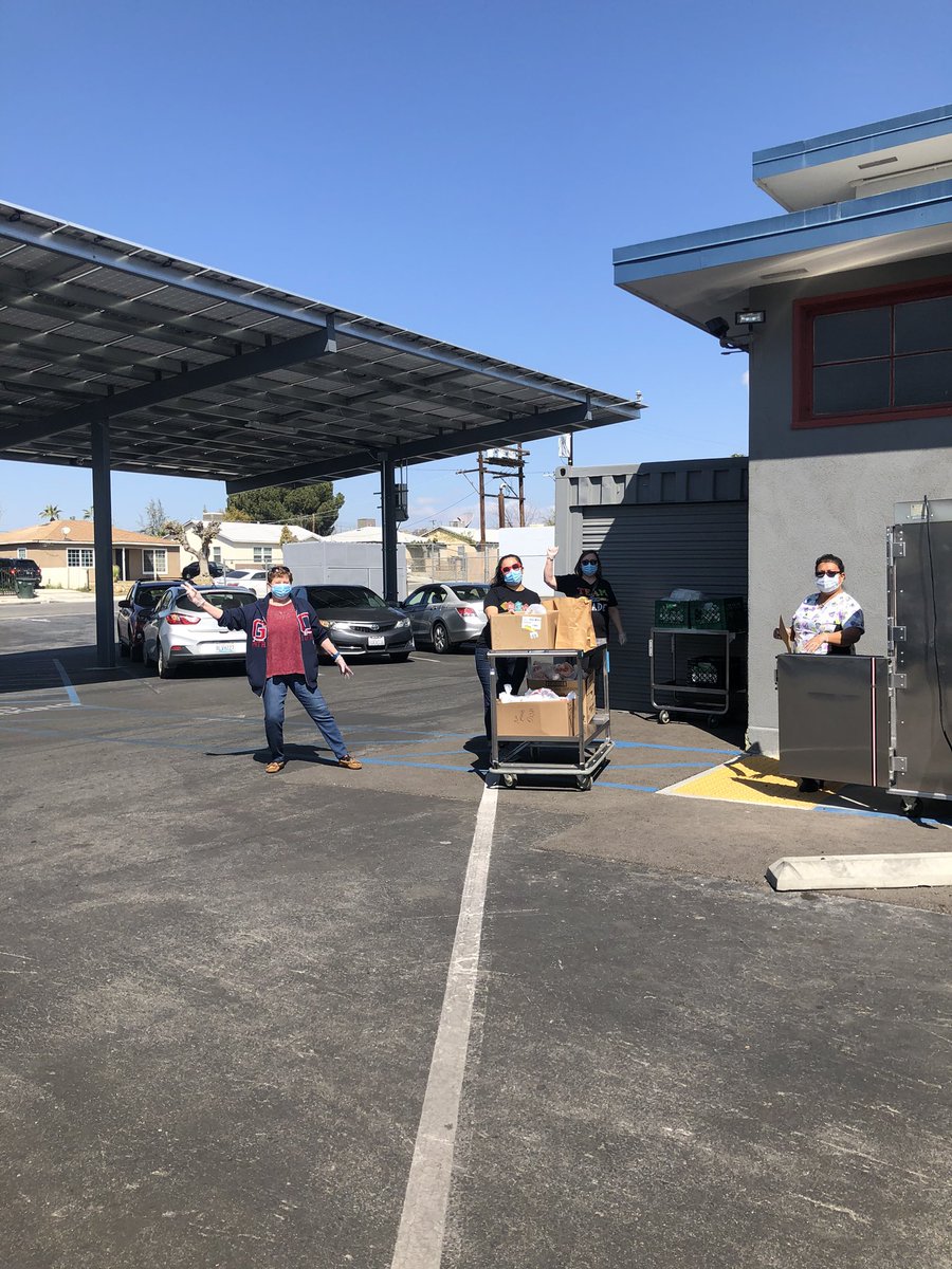 Thank you staff and teachers for volunteering at lunch today. Our Patriots loved seeing you!!!! #teambcsd #bcsdlearns