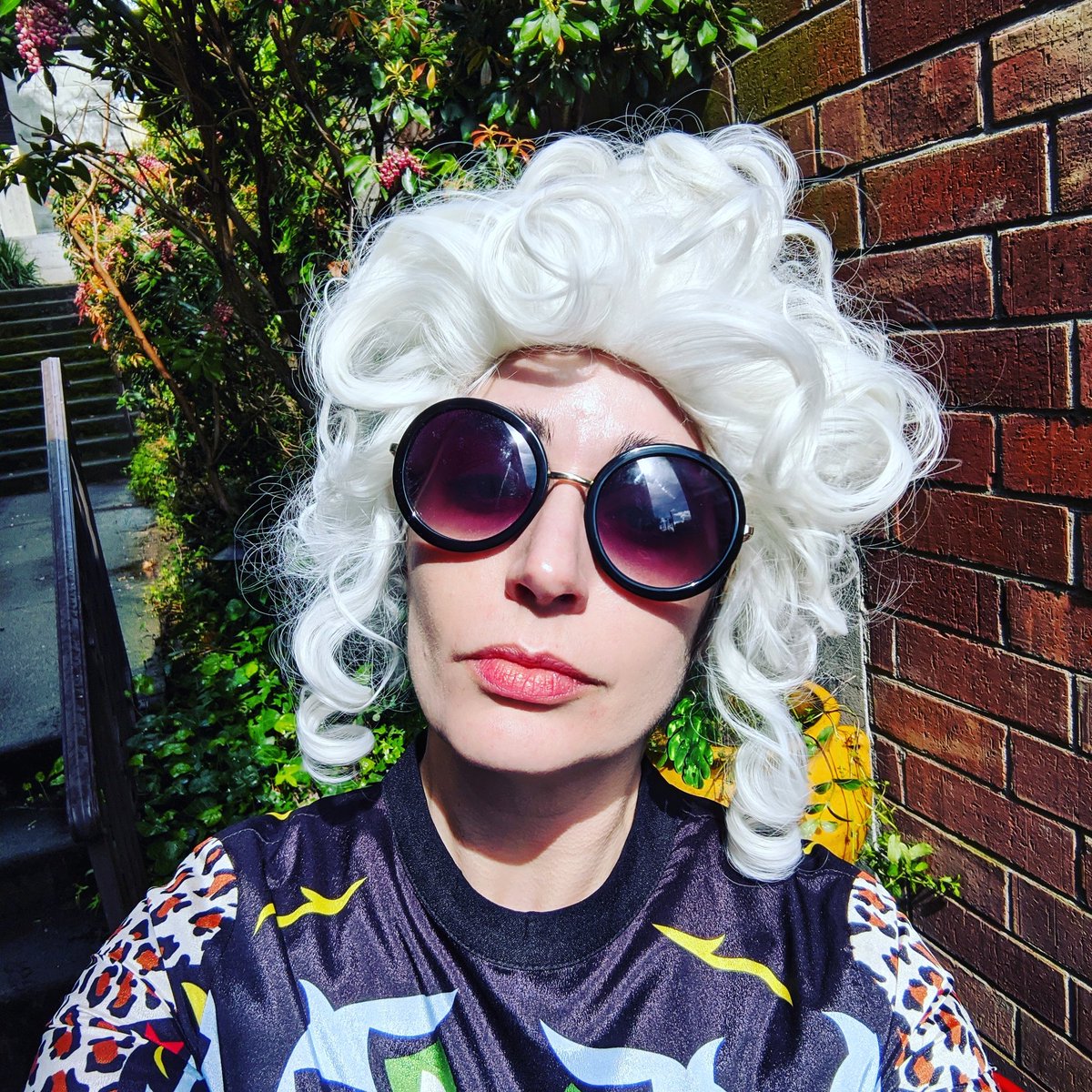 LHomeroom's tweet photo. Have you found a tiny patch of sun in which to bask and test out your Glamour Glasses? https://t.co/838mKdtqRm