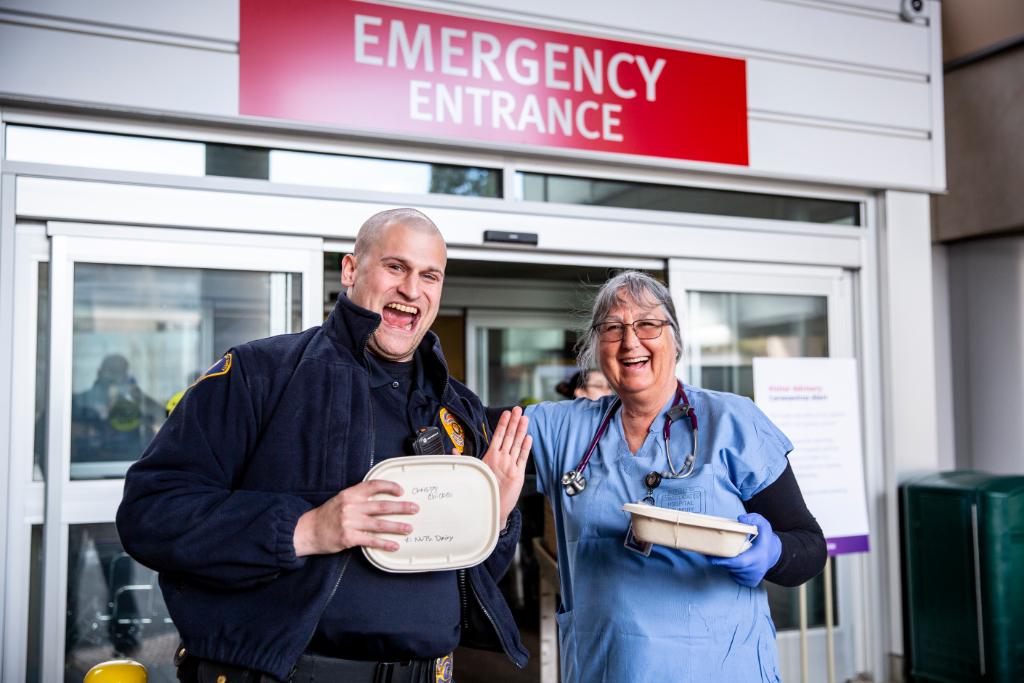 We 💜💛 <a href="/lizzo/">LIZZO</a>!
Thanks for treating our hardworking <a href="/UWMedicine/">UW Medicine</a> ER staff to lunch today!