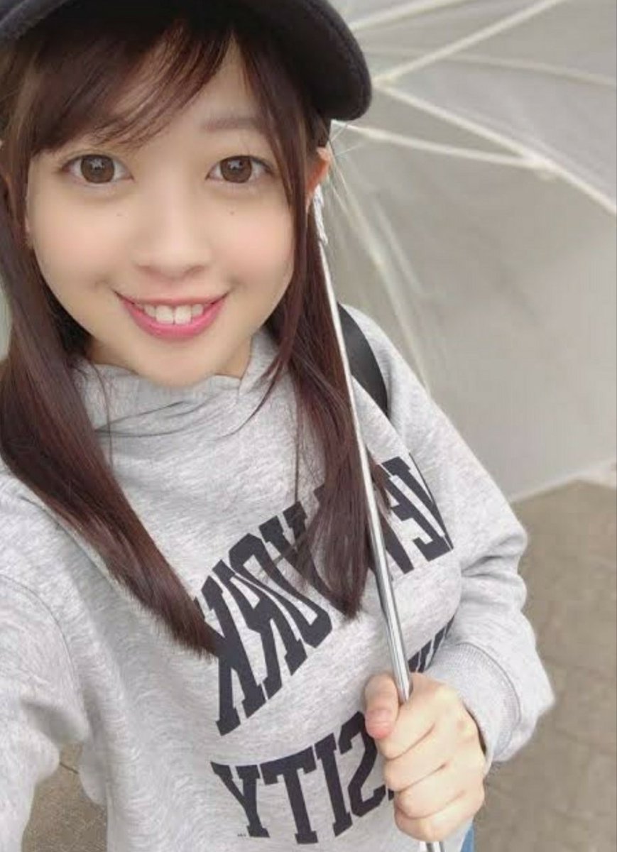 FUYu4649LOVe's tweet photo. 心の涙雨にずぶ濡れになってる時に「大丈夫？入る？」
って笑顔で傘をさしてくれる素敵な彼女みったん。
辛い事があるとみったんの笑顔に助けを求めちゃう。
いつも心を助けてくれてありがとう。今日も一緒に頑張ろうね。
#川田みはる #みったん #一緒に頑張ろう #みんなの彼女 #傘に入れてね https://t.co/U4MfYP4vEP