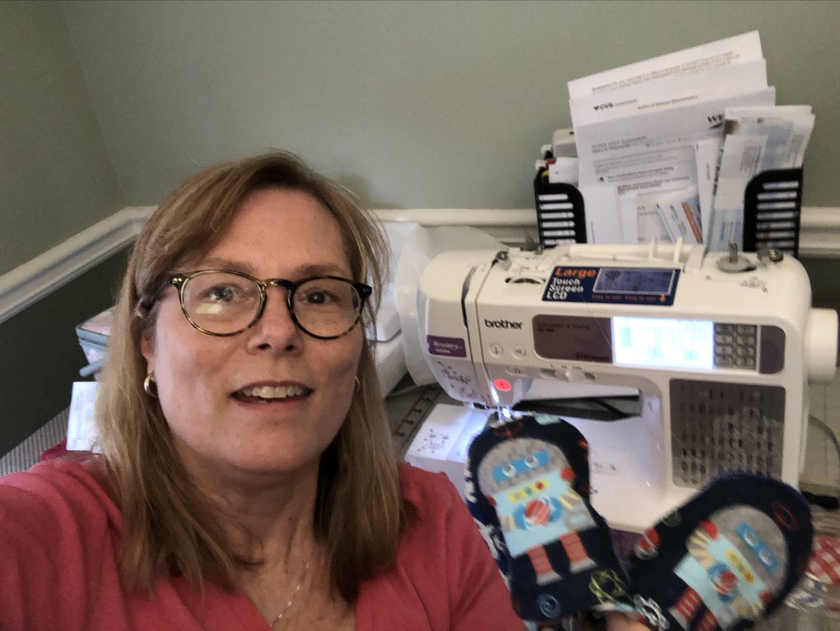 valorystrauss's tweet photo. Happy Maker Monday. I learned to make baby shoes. #CobbDigiLearn@mccallprimary1 https://t.co/4ryUkOOsaF
