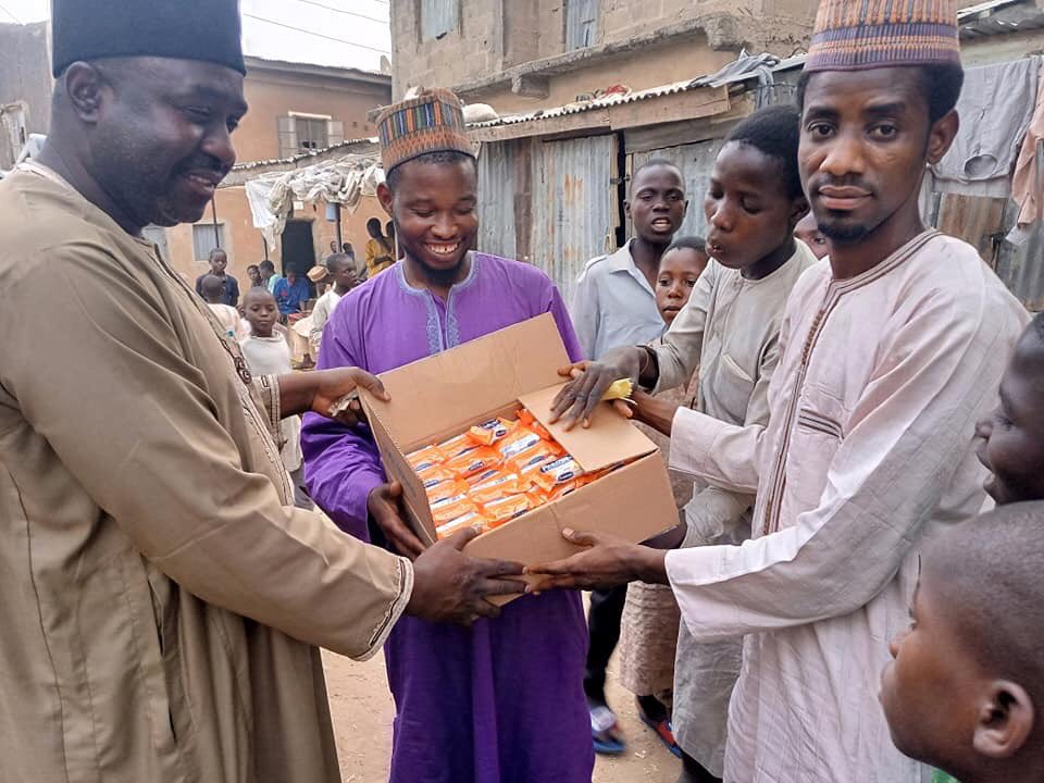 Yesterday, our team visited Kwalli Tsangaya school in Kano Municipal LGA, met with about 300 pupil,  teachers. Conducted sensitization on Covic-19 causes, symptoms &amp; preventive measures. Effective hand-washing demonstrated. Hundreds of soaps donated to the pupils <a href="/PresidentMaaun/">MAAUN President</a>
