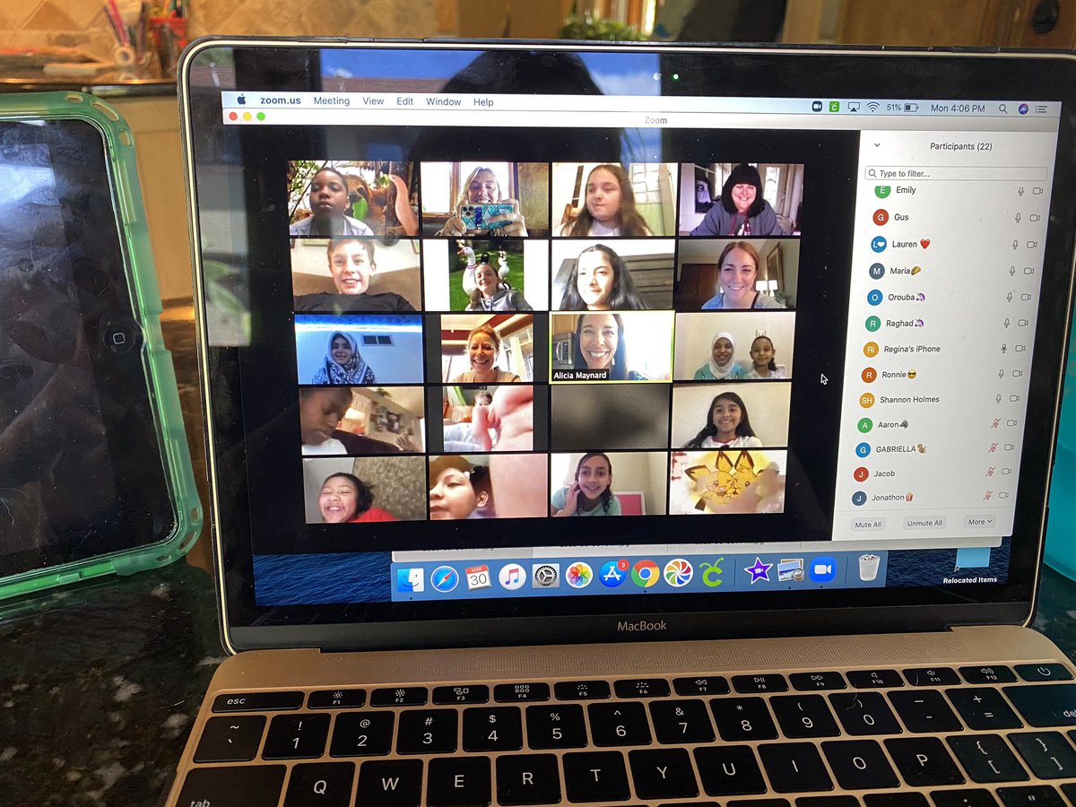wmweadock's tweet photo. What a lovely afternoon chat! Love connecting face-to-virtual-face! @amaynard32 @missemilykerr @JWReasonElem #Ready4Tomorrow #elearning https://t.co/vrxjNwkxeR