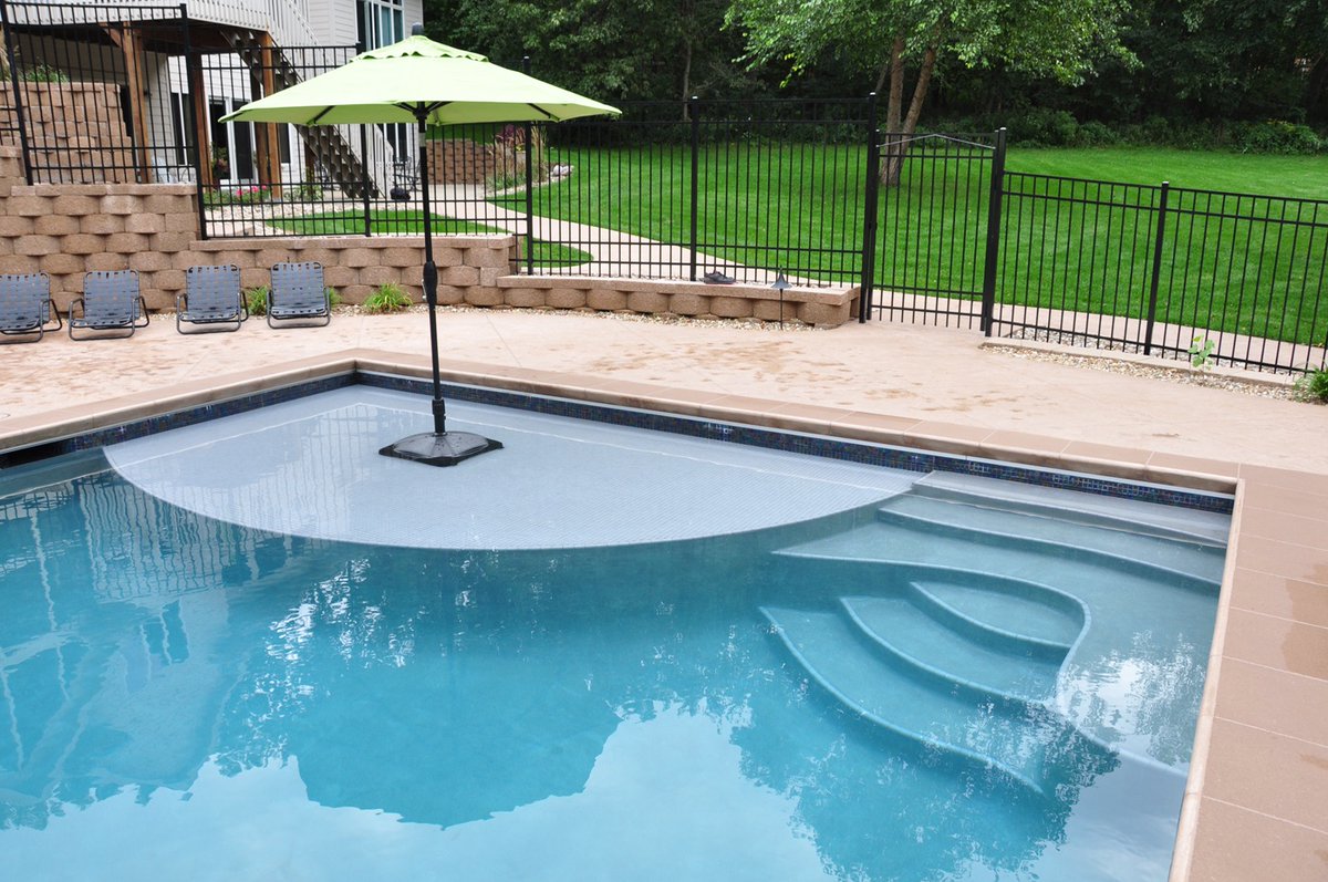 PoolTechIowa's tweet image. Pools are being opened! We are proud to be Safely helping our customers enjoy their at-home resorts!