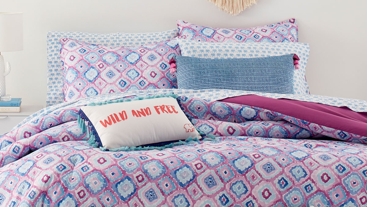 shopivoryella's tweet photo. GIVEAWAY!🎉Tag your BFF for a chance to win our Leah Comforter Set. Winner will be announced in 24hrs. Good luck and sweet dreams 🐘💤 https://t.co/NwkAHENTHz