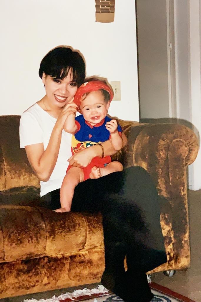 robertnulrich's tweet photo. #WholeSTEM is smol Rob with his auntie!!! https://t.co/o52O97hxRG