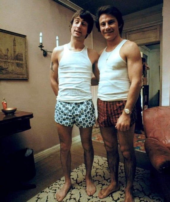 distractedfilm's tweet photo. GREAT ACTOR RETRO:

Robert De Niro and Harvey Keitel. https://t.co/2kvN7Ify3L
