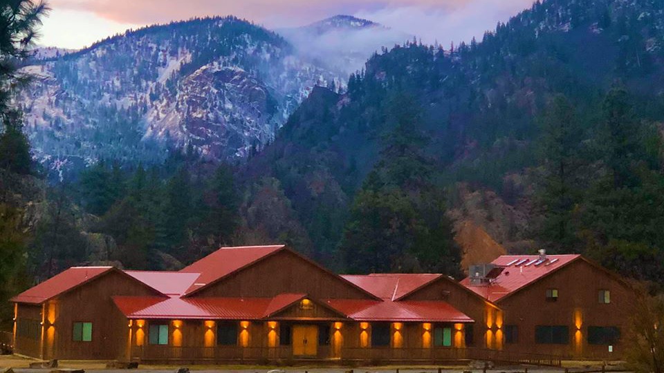 QuinnsHotSprings tweet media