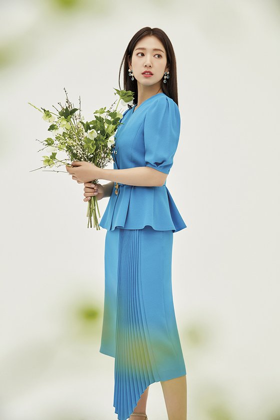 Park Shin Hye For Clothing Brand Mojo S Phine S 2020 Summer Collection Celebrity Photos Videos Onehallyu