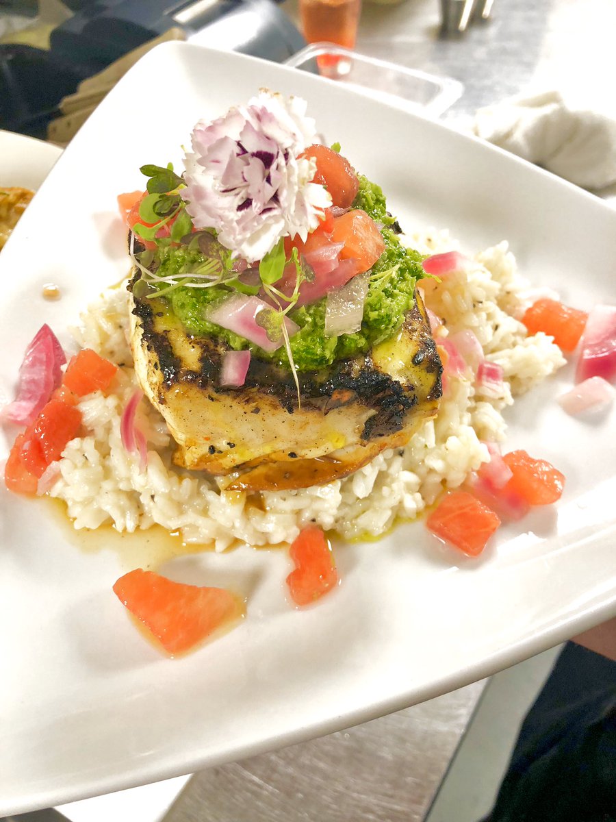 luciasonthelake's tweet photo. Fresh Halibut #freshseafood #alaskanhalibut #freshhalibut https://t.co/CbZSwUgE4w